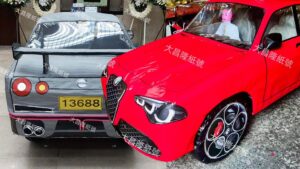 Porsche, GT-R и Tesla из бумаги: гонконгская мастерская делает автомобили для загробной жизни