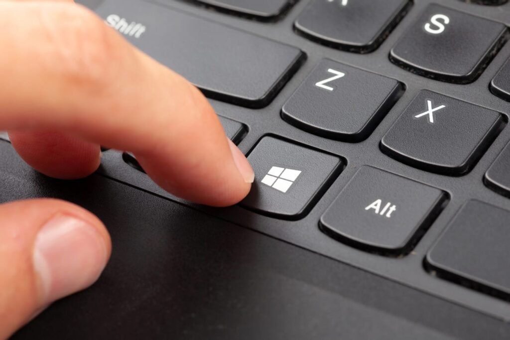 featured_1_finger_pressing_windows_10_key