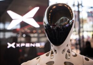Китайские автогиганты повторяют ставку Tesla: роботы-гуманоиды становятся новой «машиной прибыли»