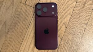 Обзор: iPhone 18 Pro — самый крутой смартфон Apple (но только буквально)