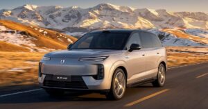 BYD показал люксовый электрокроссовер Denza N8 с запасом хода 1003 км