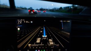 Tesla переименовывает «Full Self-Driving» в «Assisted Driving» в Европе после давления немецких регуляторов